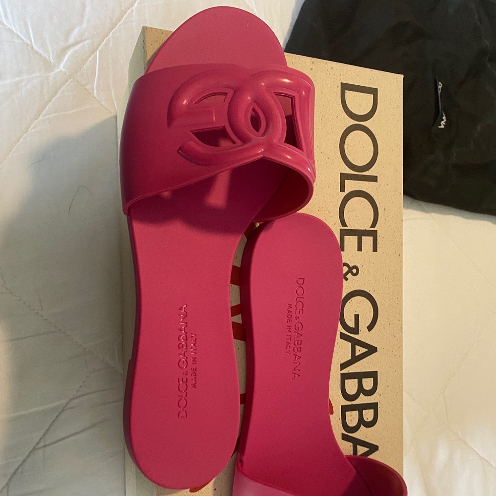 Dolce and Gabbana slides